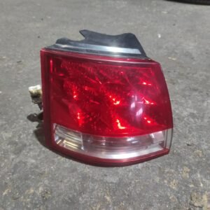 Piloto trasero izquierdo Citroen C-Crosser 2.2 HDi (156 cv)