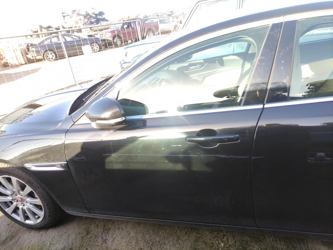 Puerta delantera izquierda Jaguar XE (X760) 2.0d (180 cv) Automatico