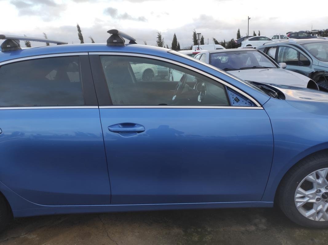Puerta delantera derecha Kia CEED (CD) 1.4 T-GDI (140 cv)