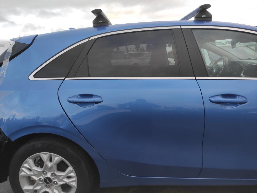 Puerta trasera derecha Kia CEED (CD) 1.4 T-GDI (140 cv)