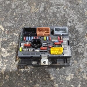 Caja de reles / fusibles Peugeot 3008 1.6 HDi (112 cv)