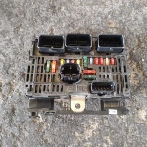 Caja de reles / fusibles Citroen C5 I (Fase II, 2004) 2.0 HDi (136 cv) FAP