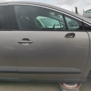 Puerta delantera derecha Peugeot 3008 1.6 HDi (112 cv)