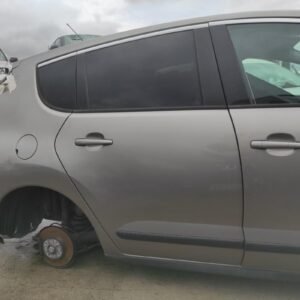 Puerta trasera derecha Peugeot 3008 1.6 HDi (112 cv)