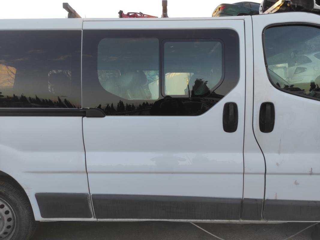 Puerta lateral corredera derecha Nissan Primastar Autobús (X83) dCi 115 (114 cv)