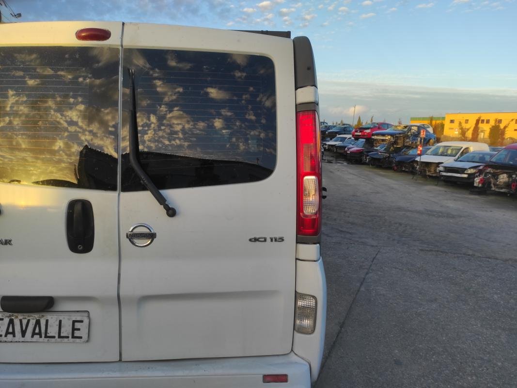 Porton trasero Nissan Primastar Autobús (X83) dCi 115 (114 cv)