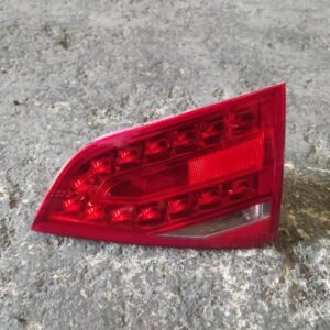 Piloto trasero derecho Audi A4 (B8) Versión 2011 2.0 TDI (136 cv)