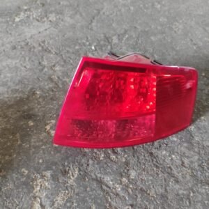 Piloto trasero derecho Audi A8 (D3, 4E) 3.7 V8 (280 cv) quattro Tiptronic