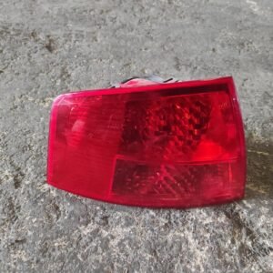 Piloto trasero izquierdo Audi A8 (D3, 4E) 3.7 V8 (280 cv) quattro Tiptronic