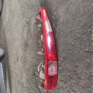 Piloto trasero izquierdo Citroen C8 (Fase I) 2.0i 16V (136 cv)