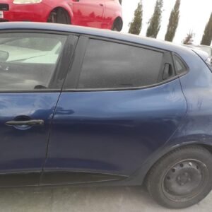 Puerta trasera izquierda Renault Clio IV 1.5 dCi (75 cv)