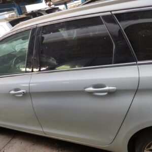 Puerta trasera izquierda Peugeot 308 SW II 1.5 BLUEHDI 100 (102 CV)