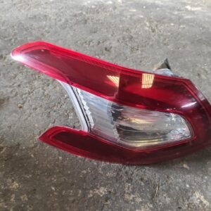 Piloto trasero izquierdo Peugeot 308 II 1.6 BlueHDi (120 cv) Automatico