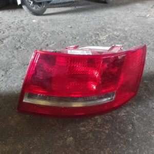 Piloto trasero derecho Audi A6 (4F,C6) 2.7 TDI V6 (180 cv)