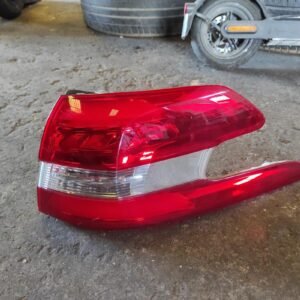 Piloto trasero derecho Peugeot 308 SW II 1.6 e-HDi (115 cv)