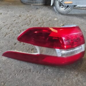 Piloto trasero izquierdo Peugeot 308 SW II 1.6 e-HDi (115 cv)