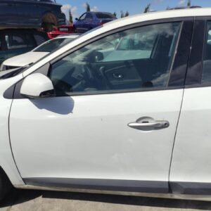 Puerta delantera izquierda Renault Megane III 1.5 dCi (106 cv)