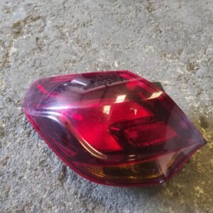 Piloto trasero izquierdo Opel Astra J 1.7 CDTI (110 cv)