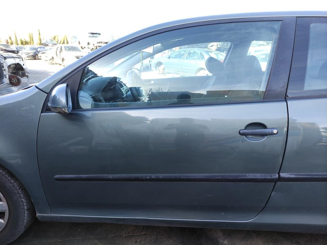 Puerta delantera izquierda Volkswagen Golf V 1.9 TDI (105 cv)