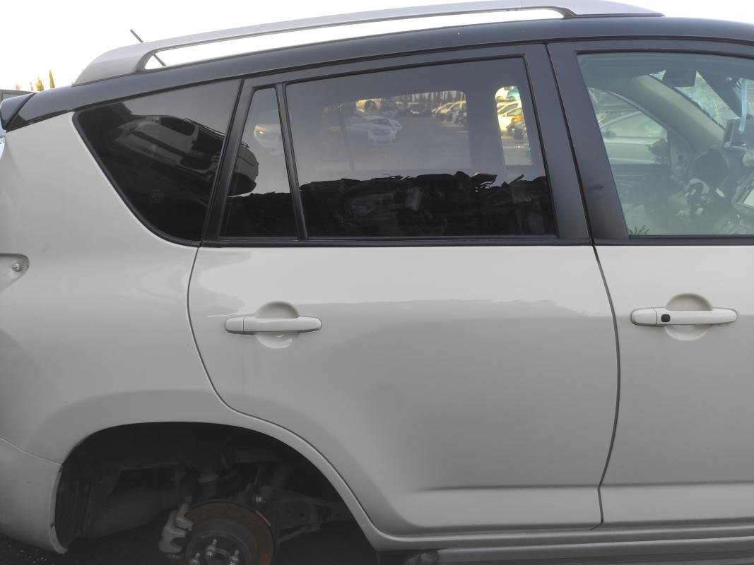 Puerta trasera derecha Toyota RAV 4 III 2.2 D-4D (150 cv)