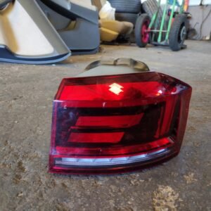 Piloto trasero derecho Volkswagen Golf VII Sportsvan 1.6 TDI (115cv)