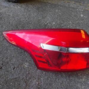 Piloto trasero izquierdo Ford Focus III Wagon (Versión 2014) 1.6 TDCi (115 cv)