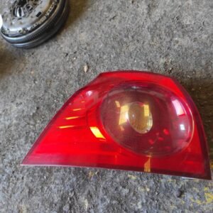 Piloto trasero izquierdo Volkswagen Golf V 1.9 TDI (105 cv)