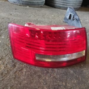 Piloto trasero izquierdo Audi A6 (4F,C6) 2.7 TDI V6 (180 cv) Multitronic