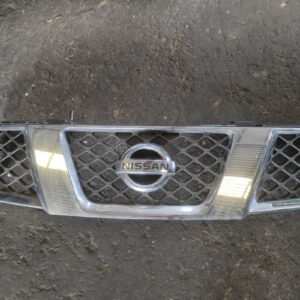 Rejilla delantera Nissan Pathfinder III 2.5 DTi 4WD (174 cv)