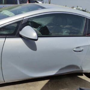 Puerta delantera izquierda Opel Astra J GTC 2.0 CDTI (165 cv) Ecotec start/stop