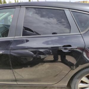 Puerta trasera izquierda Opel Astra J 1.7 CDTI (110 cv)