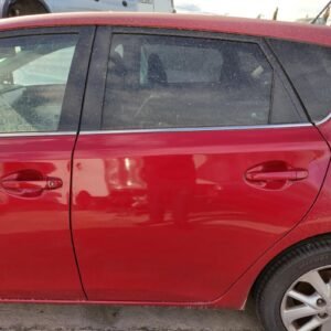 Puerta trasera izquierda Toyota Auris II 1.6 Valvematic (132 cv)