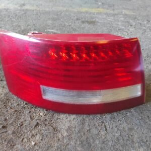 Piloto trasero izquierdo Audi A6 (4F,C6) 4.2i V8 40V (335 cv) quattro Tiptronic