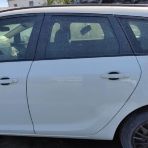 Puerta trasera izquierda Opel Astra J Sports Tourer (Versión 2012) 1.7 CDTI (100 cv) Ecotec