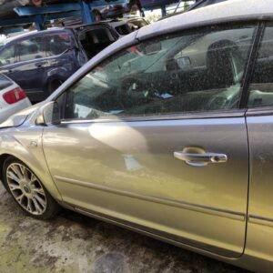 Puerta delantera izquierda Ford Focus Descapotable II 2.0 TDCi (136 cv)
