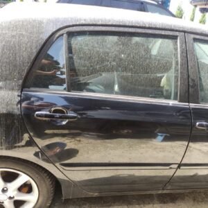 Puerta trasera derecha Toyota Corolla IX (E120, E130) 1.4 D-4D (90 cv)