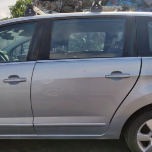 Puerta trasera izquierda Peugeot 5008 I (Fase I) 1.6 HDI (109cv)