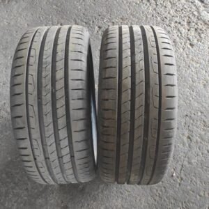 Juego de Neumáticos Continental 235/45R17, año 2025.