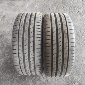 Juego de Neumáticos Continental 235/45R17, año 2025.