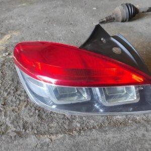 Piloto trasero izquierdo Renault Megane III Coupe 1.5 dCi (110 cv) FAP