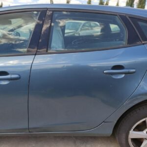 Puerta trasera izquierda Volvo V40 (2012) 2.0 D3 (150 cv) Automatico
