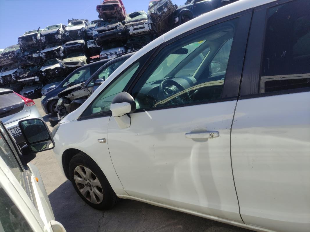 Puerta delantera izquierda Opel Zafira Tourer C 2.0 CDTI (130 cv) Ecotec