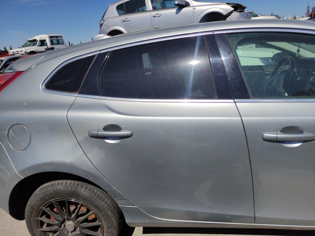 Puerta trasera derecha Volvo V40 (2012) 1.6 D2 (115 cv)