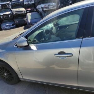 Puerta delantera izquierda Volvo V40 (2012) 1.6 D2 (115 cv)