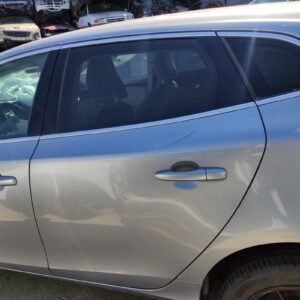 Puerta trasera izquierda Volvo V40 (2012) 1.6 D2 (115 cv)