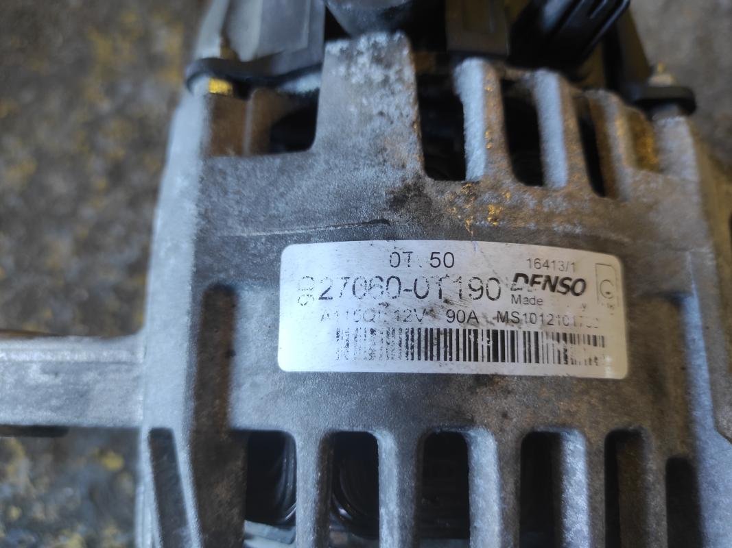 Alternador Toyota Auris II 1.6 Valvematic (132 cv) - Imagen 4