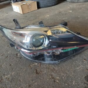 Faro derecho Toyota Auris II 1.6 Valvematic (132 cv)