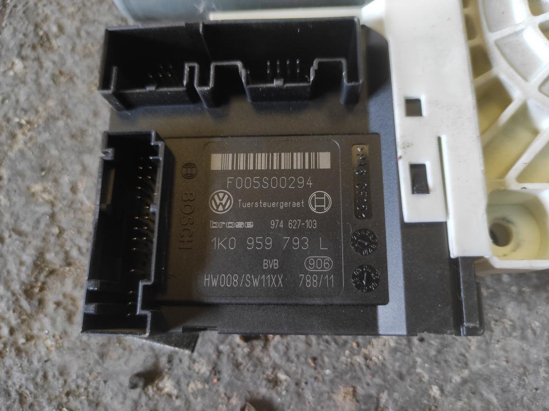Motor elevalunas delantero izquierdo Volkswagen Passat (B6) 2.0 TDI (140 cv) Automatico - Imagen 4
