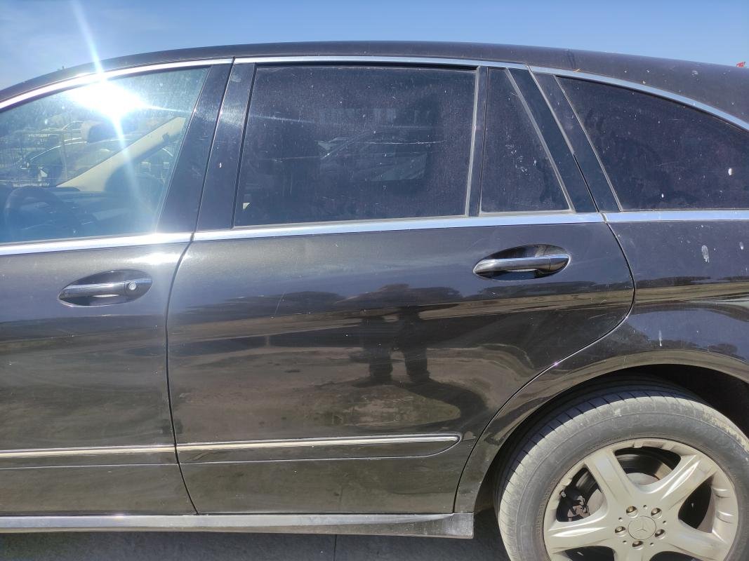 Puerta trasera izquierda Mercedes Benz Clase R (W251) R 300 CDI BlueEFFICIENCY (190 cv)