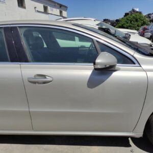 Puerta delantera derecha Peugeot 508 1.6 THP (156 cv)
